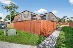 4023 Palm Bay Cir, West Palm Beach, FL 33406 - Photo 1