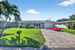 710 SW 27th Way, Boynton Beach, FL 33435 - Photo 1