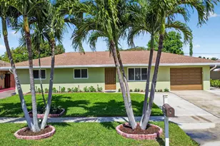 735 La Costa Way, Lantana, FL 33462 - Photo 1