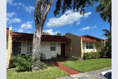 417 Lake Evelyn Drive, West Palm Beach, FL 33411 - Photo 1