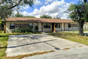 1115 N 16th Ct, Fort Pierce, FL 34950 - Photo 1