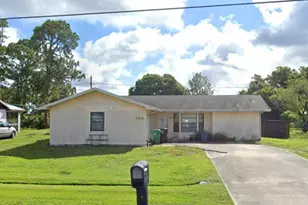 765 SE Floresta Dr, Port Saint Lucie, FL 34983 - Photo 1