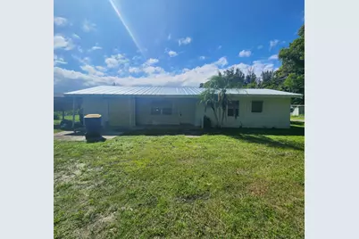 855 SE Highland Avenue, Stuart, FL 34997 - Photo 1
