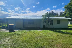 855 SE Highland Ave, Stuart, FL 34997 - Photo 1