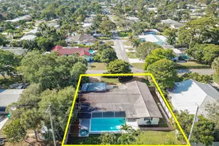 711 SW 25th Pl, Boynton Beach, FL 33435 - Photo 1