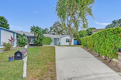 8600 Satalite Terrace, Lake Park, FL 33403 - Photo 1