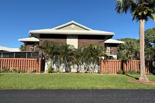 203 SE Camelot Gardens Blvd, Port Saint Lucie, FL 34952 - Photo 1