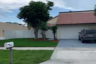 560 NE 48th St, Boca Raton, FL 33431 - Photo 1