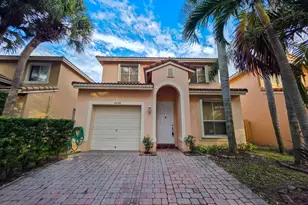 4434 Lake Lucerne Cir, West Palm Beach, FL 33409 - Photo 1