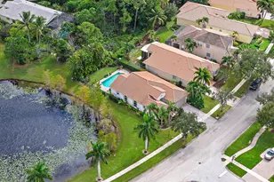 6784 SE Twin Oaks Cir, Stuart, FL 34997 - Photo 1