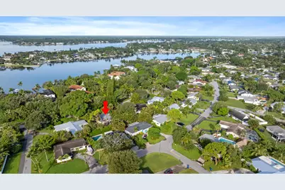 227 W Riverside Drive, Jupiter, FL 33469 - Photo 1