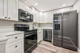 460 NW 20th St, Boca Raton, FL 33431 - Photo 1