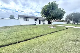 302 SW Whitmore Dr, Port Saint Lucie, FL 34984 - Photo 1