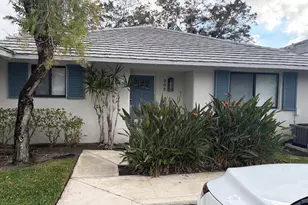 202 Club Dr, Palm Beach Gardens, FL 33418 - Photo 1