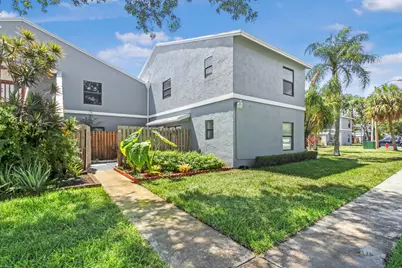 21 Crossing Circle Circle #B, Boynton Beach, FL 33435 - Photo 1