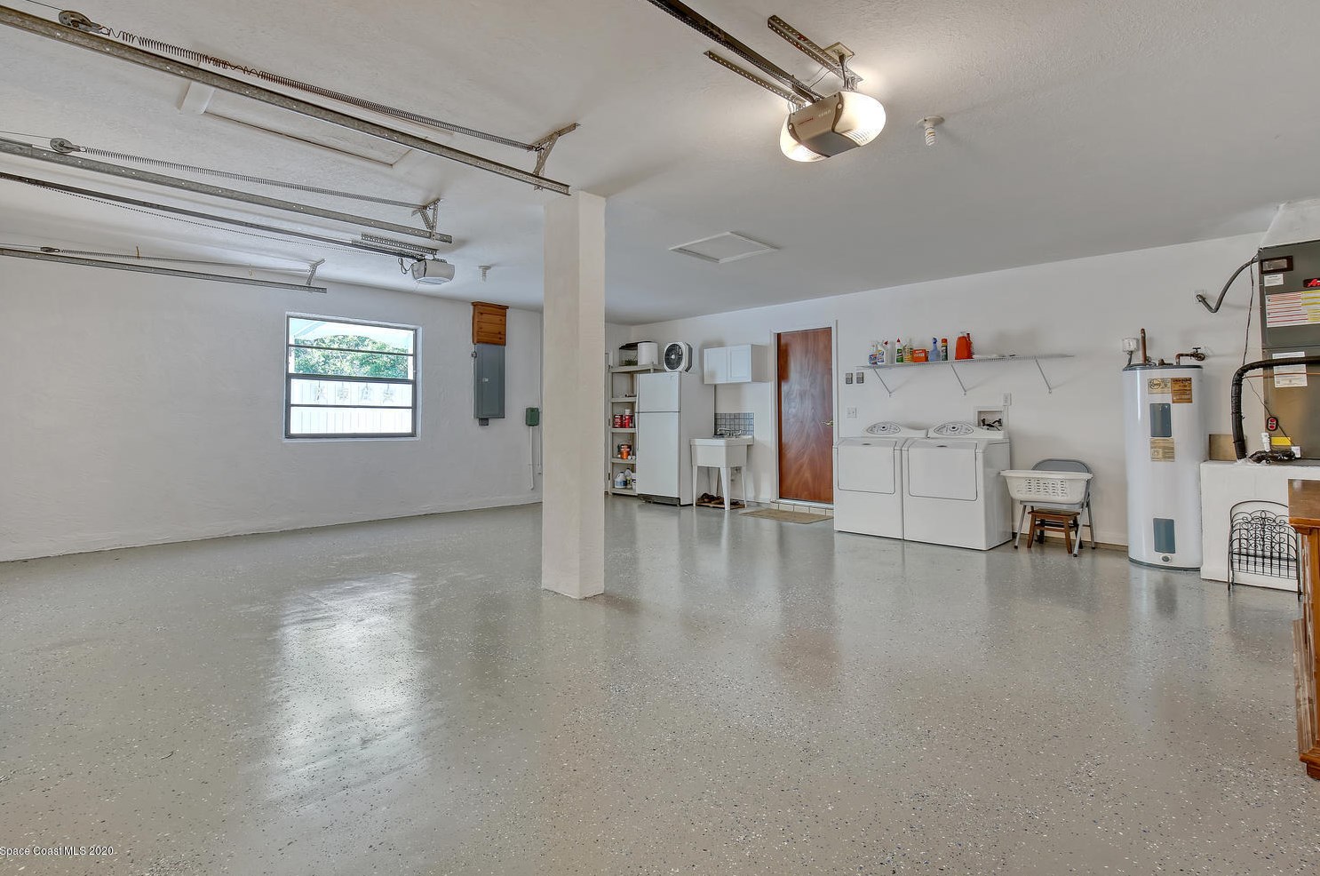 1490 Oaks Dr, Merritt Island FL exterior