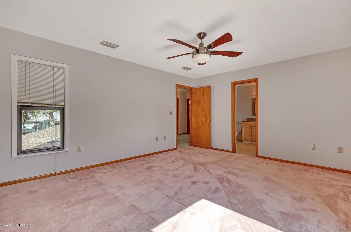 1490 Oaks Dr, Merritt Island FL exterior