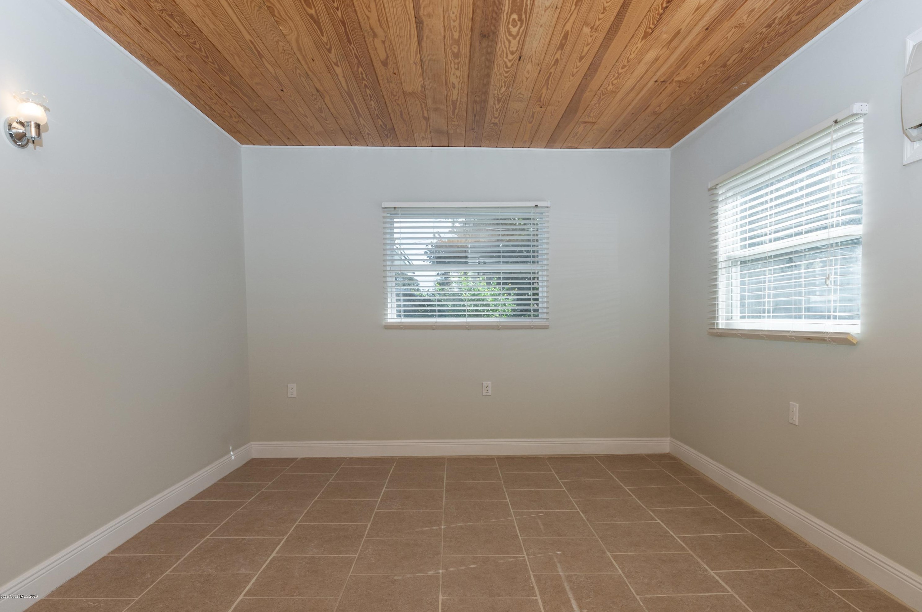 245 Carib Dr, Merritt Island FL 32952-3646 exterior