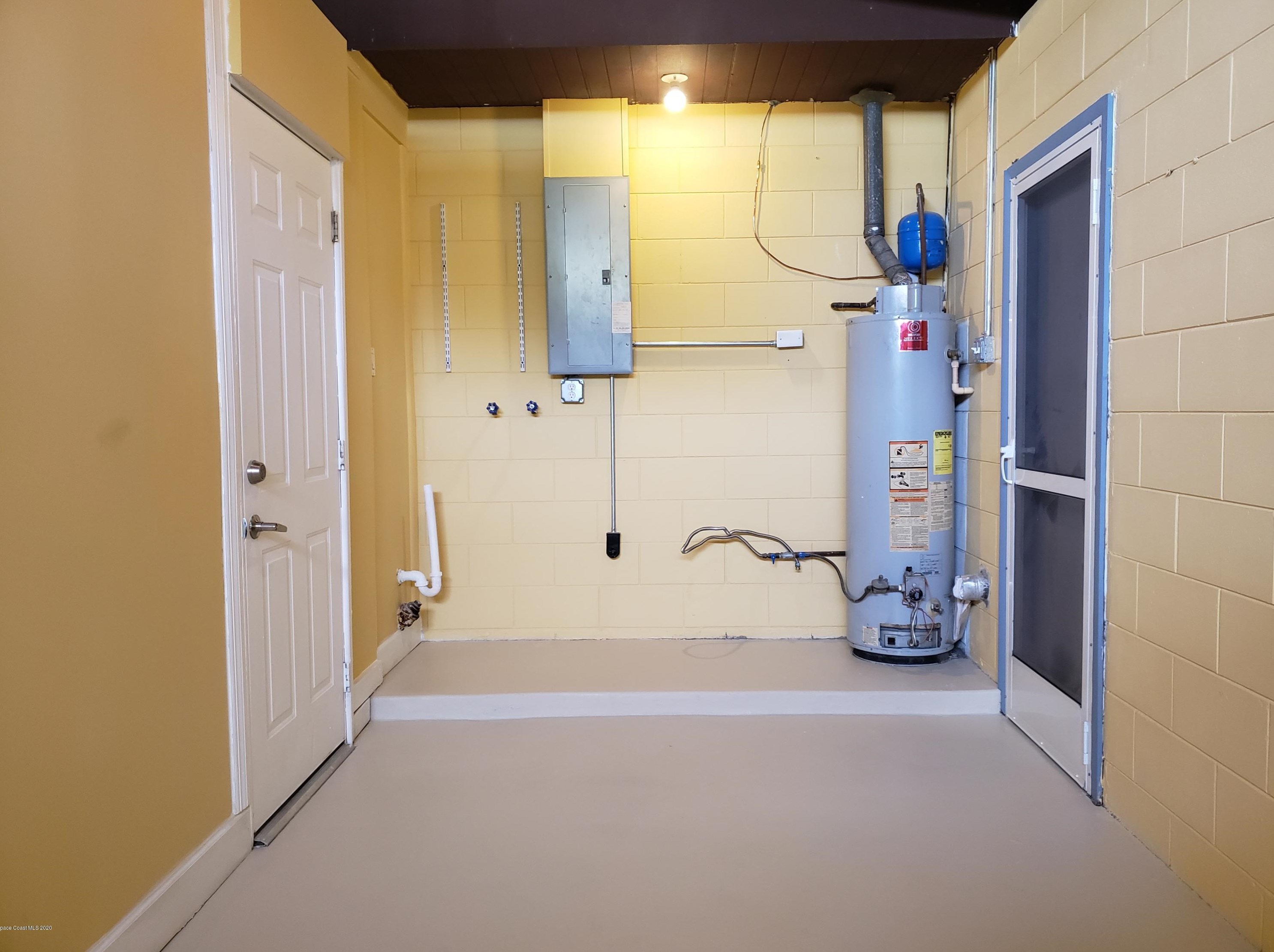 245 Carib Dr, Merritt Island FL 32952-3646 exterior