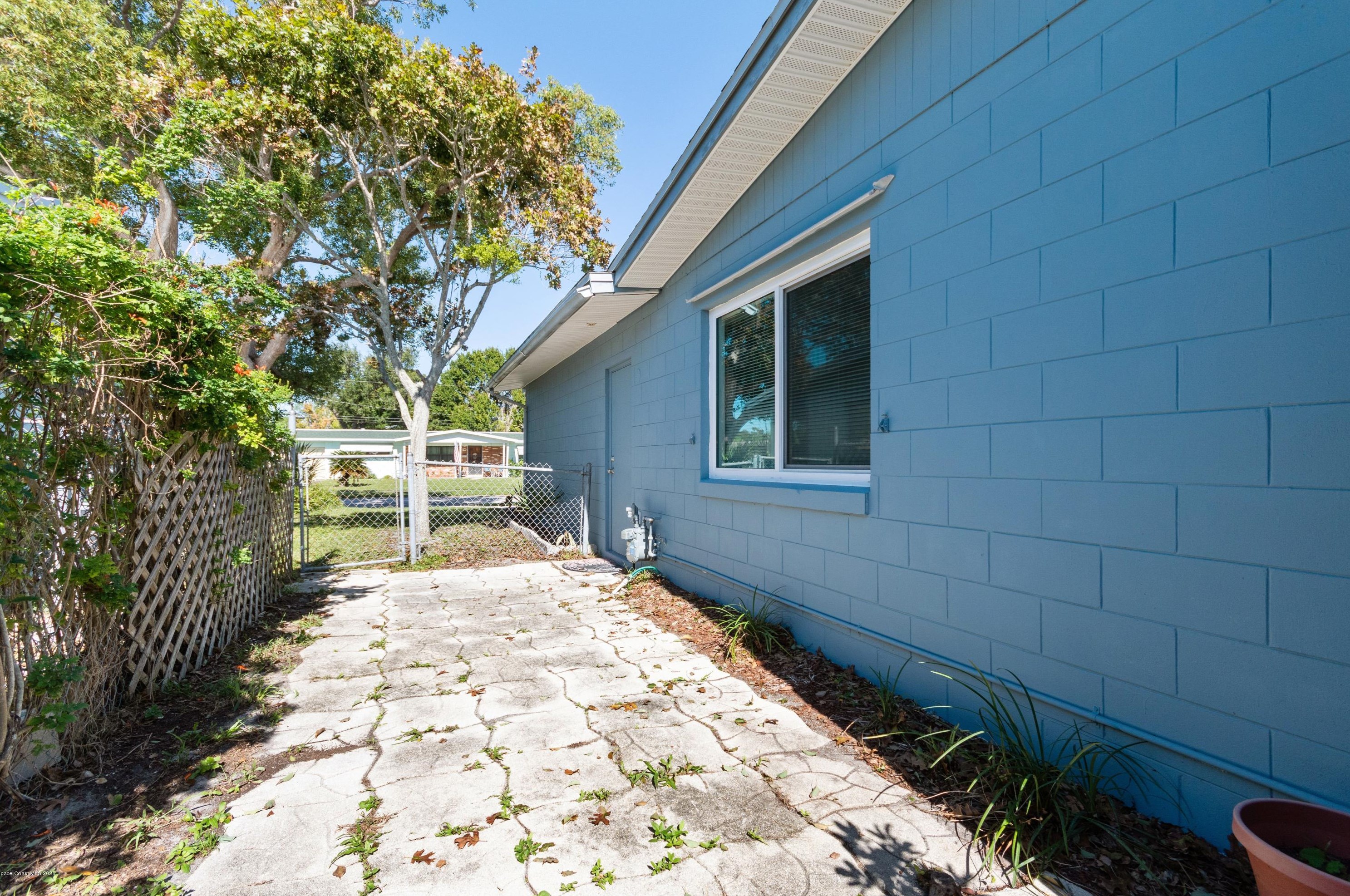 245 Carib Dr, Merritt Island FL 32952-3646 exterior