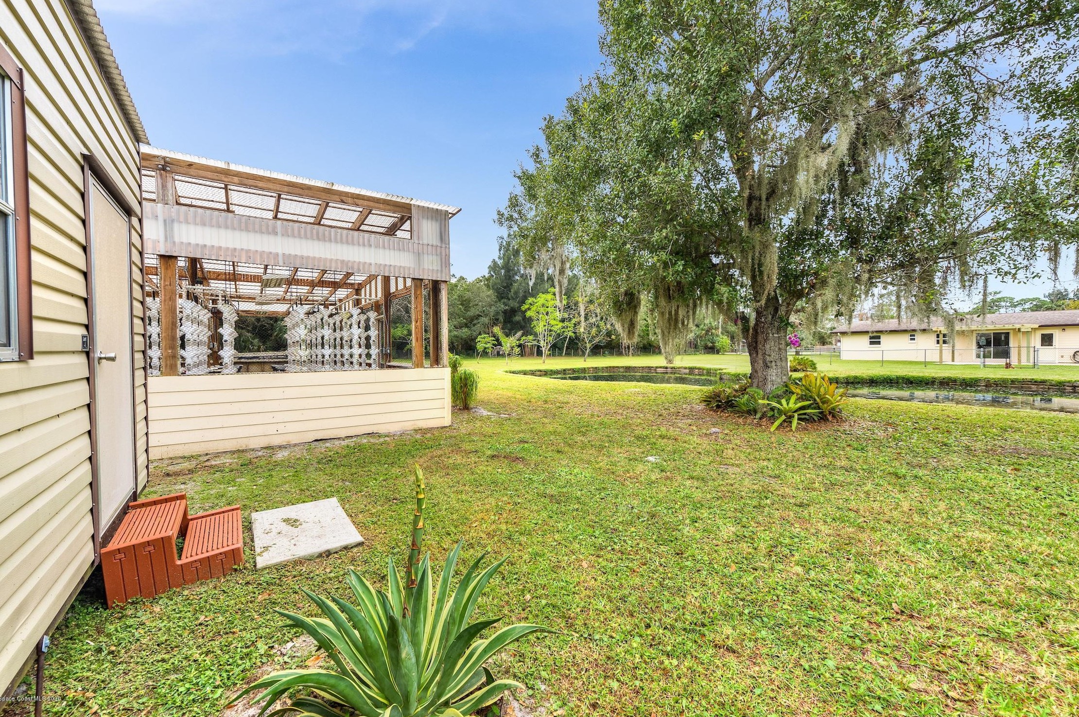 324 Valencia Rd, Melbourne FL 32904-3327 exterior