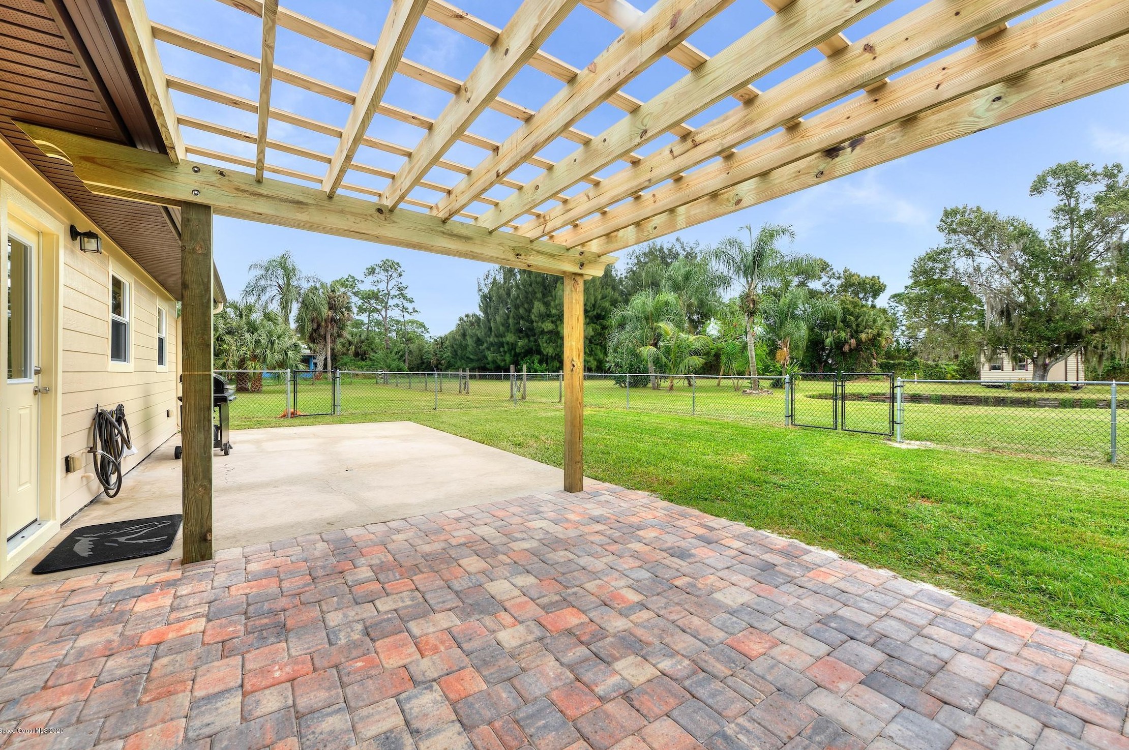 324 Valencia Rd, Melbourne FL 32904-3327 exterior