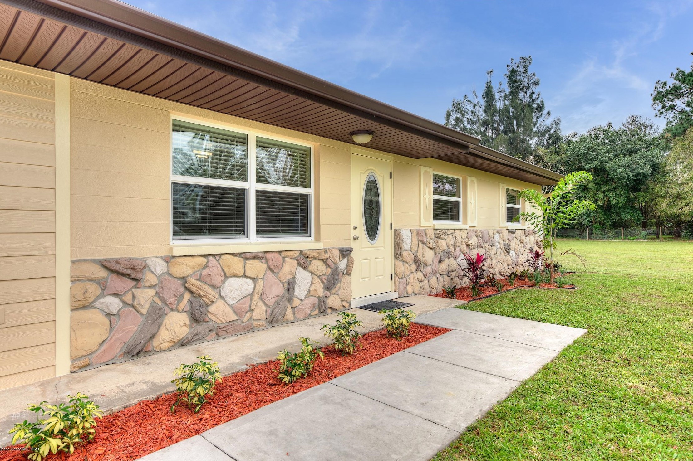 324 Valencia Rd, Melbourne FL 32904-3327 exterior