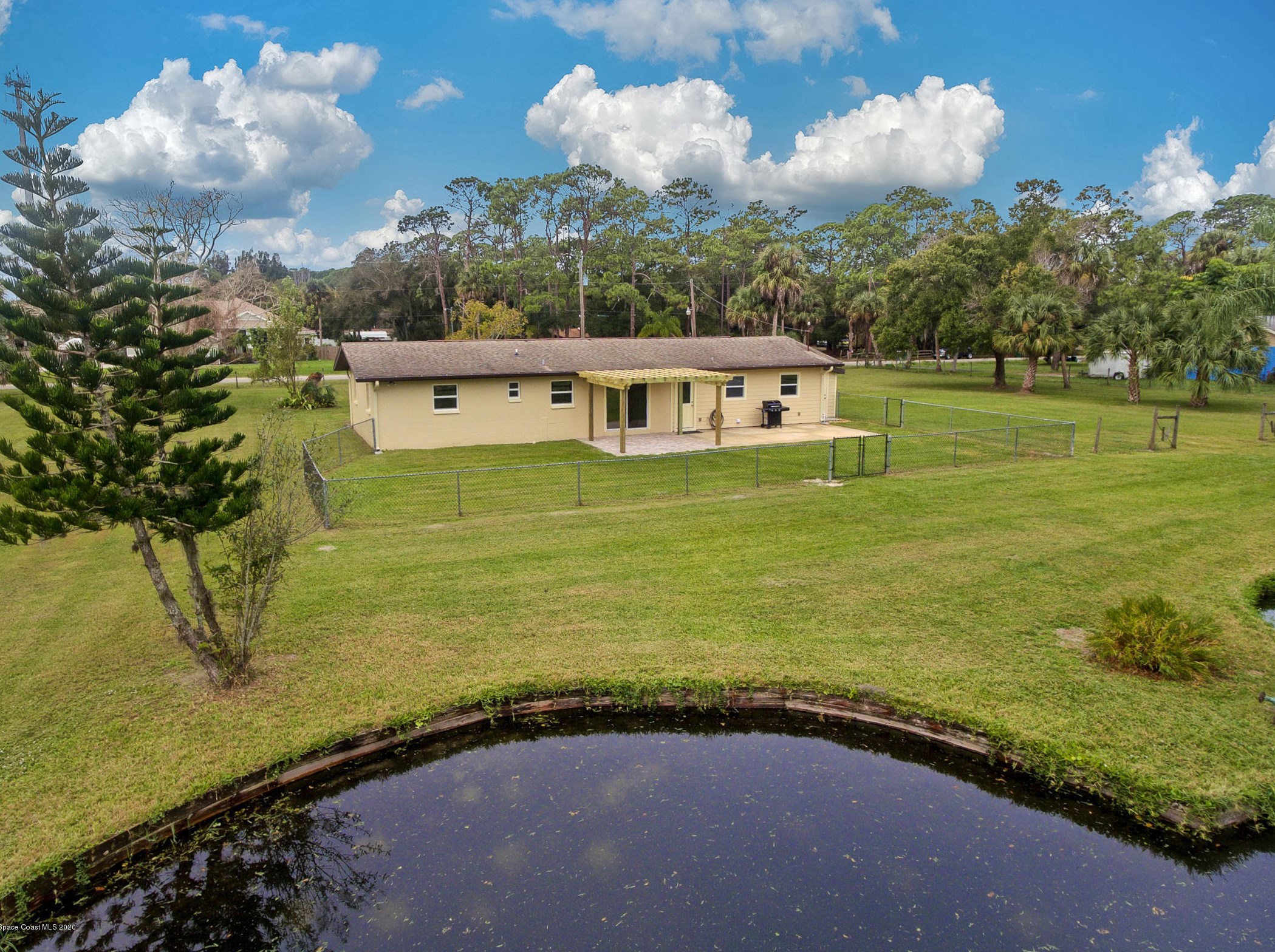 324 Valencia Rd, Melbourne FL 32904-3327 exterior