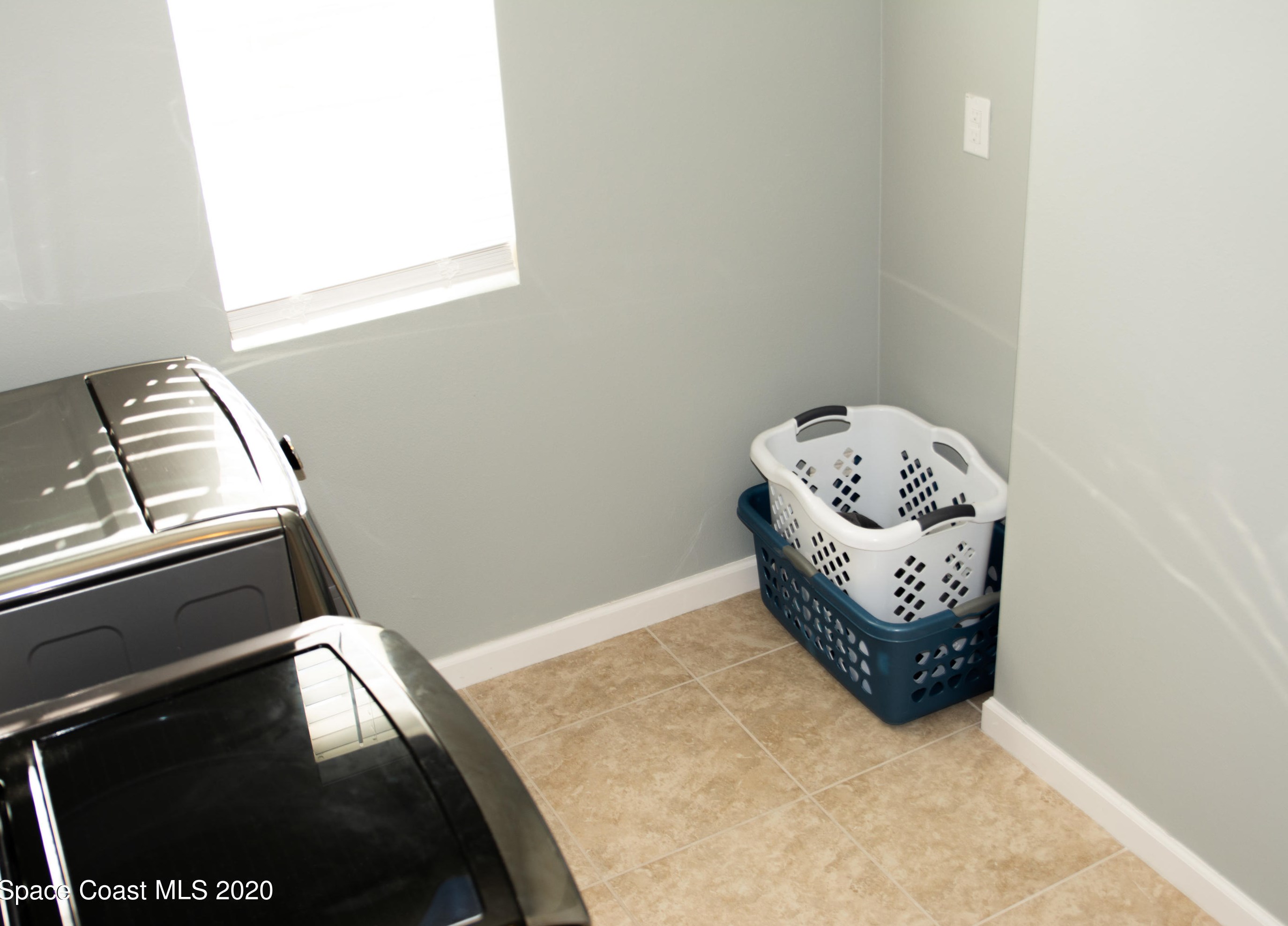 674 Easton Frst Cir, Melbourne FL 32909-6847 exterior