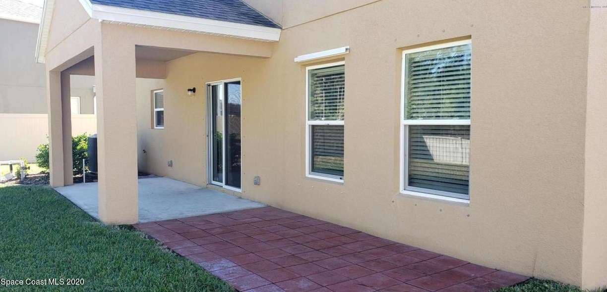 674 Easton Frst Cir, Melbourne FL 32909-6847 exterior