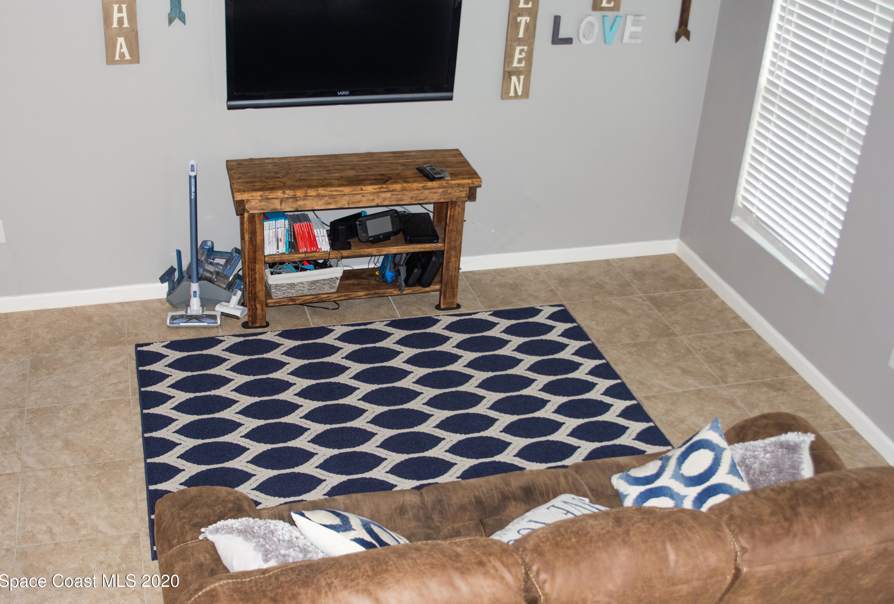 674 Easton Frst Cir, Melbourne FL 32909-6847 exterior