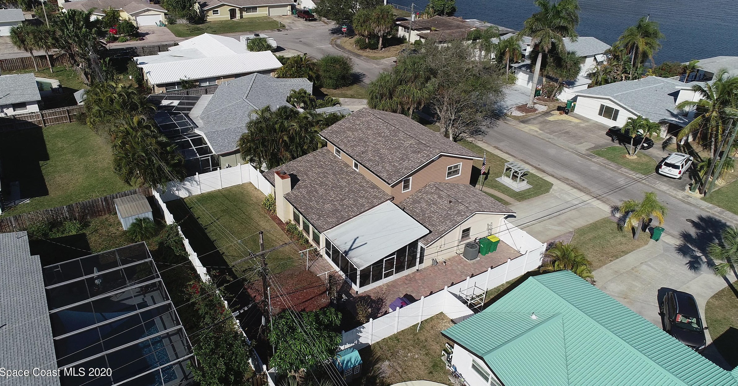 585 Paula Ave, Merritt Island FL 32953-6118 exterior