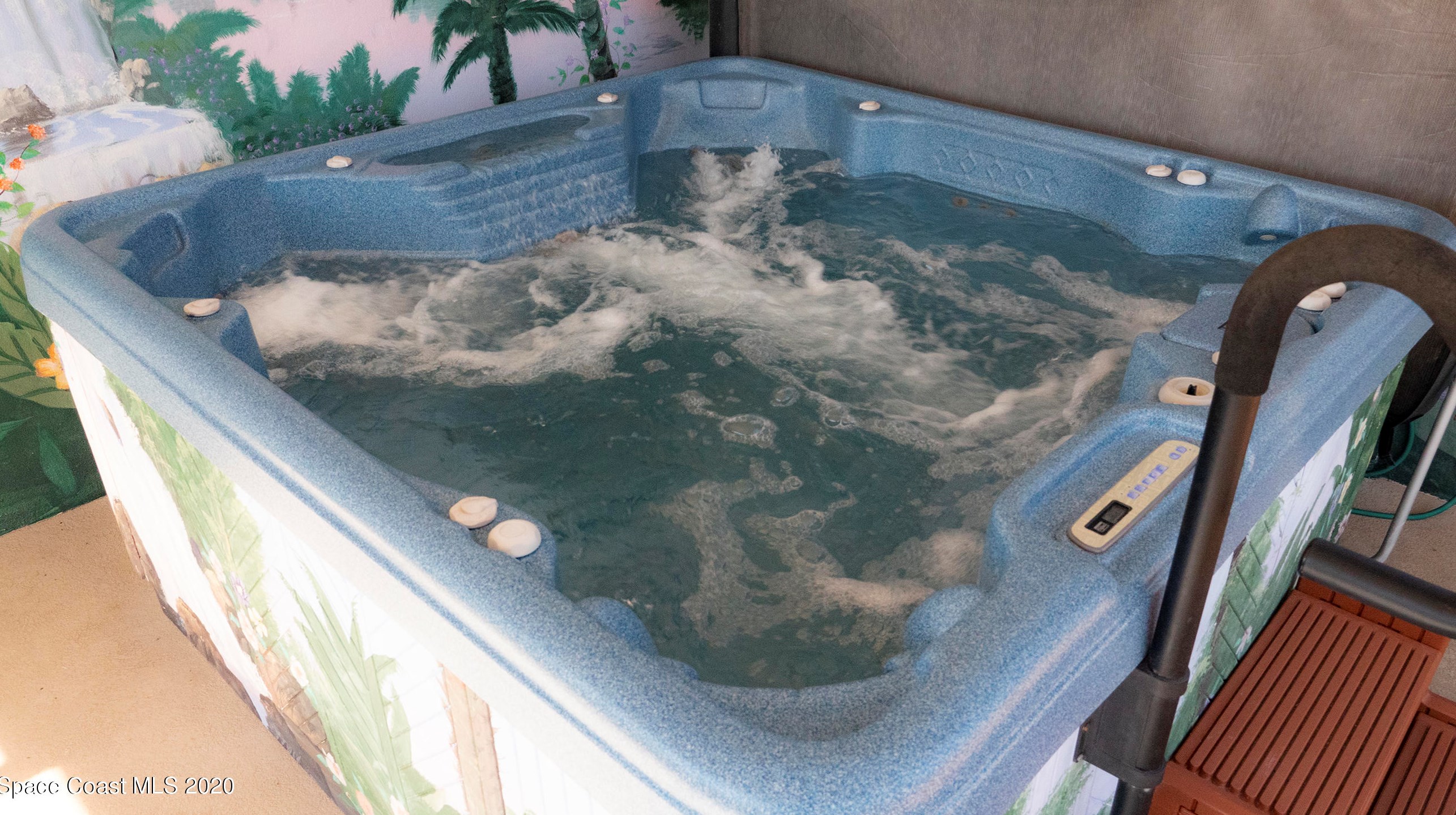 585 Paula Ave, Merritt Island FL 32953-6118 exterior