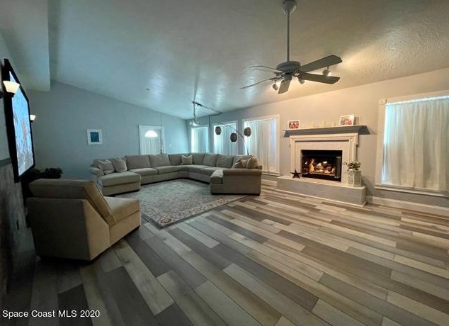 585 Paula Ave, Merritt Island FL 32953-6118 exterior