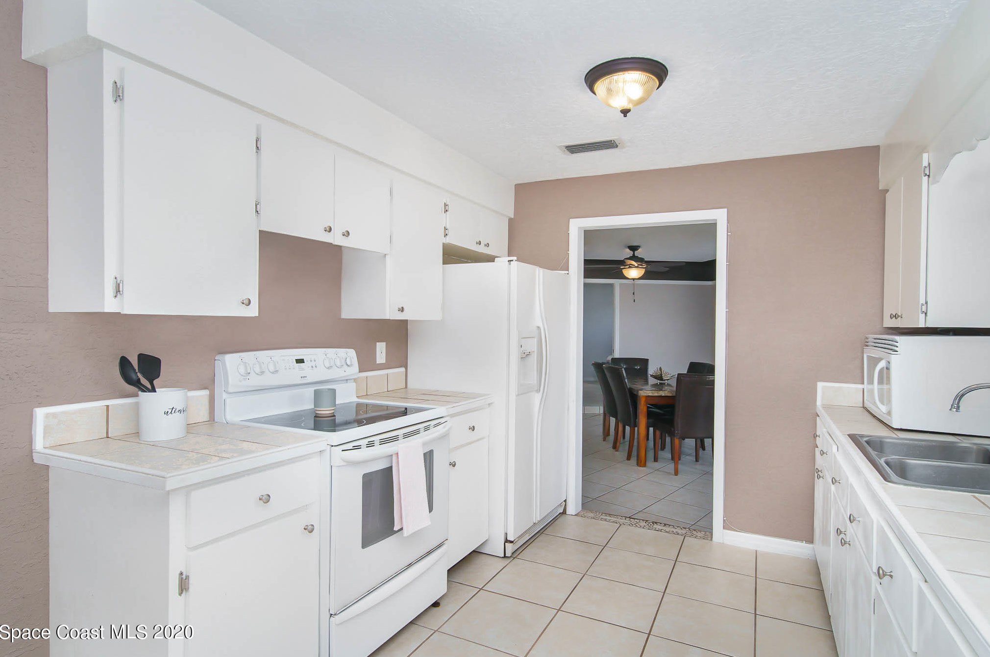 570 Needle Blvd, Merritt Island FL 32953-3316 exterior