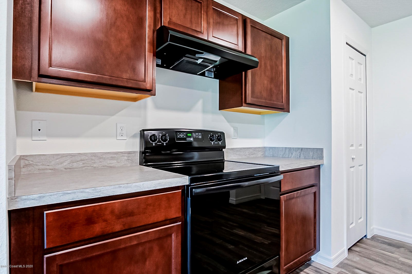 580 Osmosis Dr, Melbourne FL 32908-1440 exterior