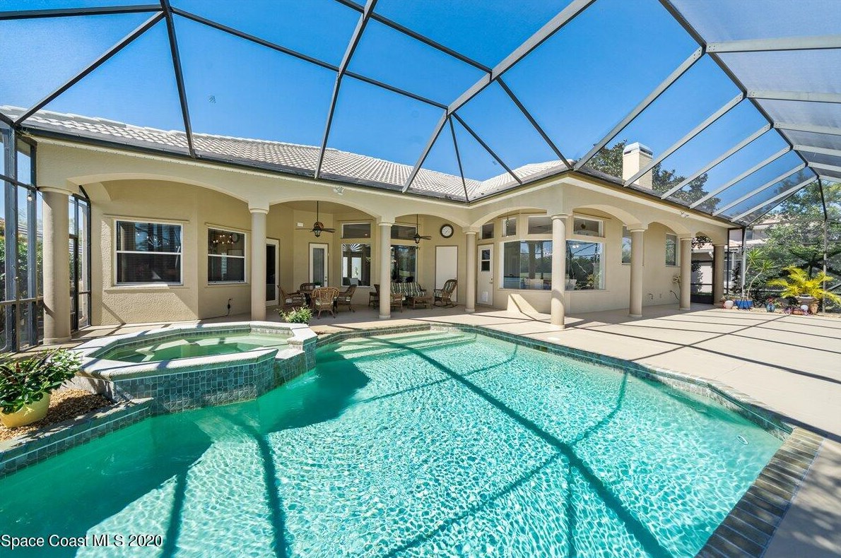 925 Chatsworth Dr, Melbourne FL  32940-2175 exterior