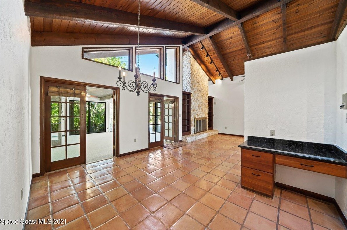 458 Rio Casa Dr, Melbourne FL 32903-3704 exterior