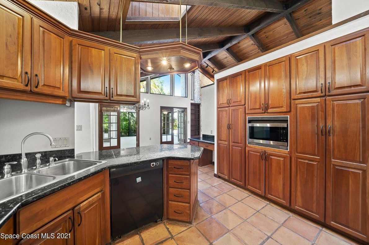 458 Rio Casa Dr, Melbourne FL 32903-3704 exterior