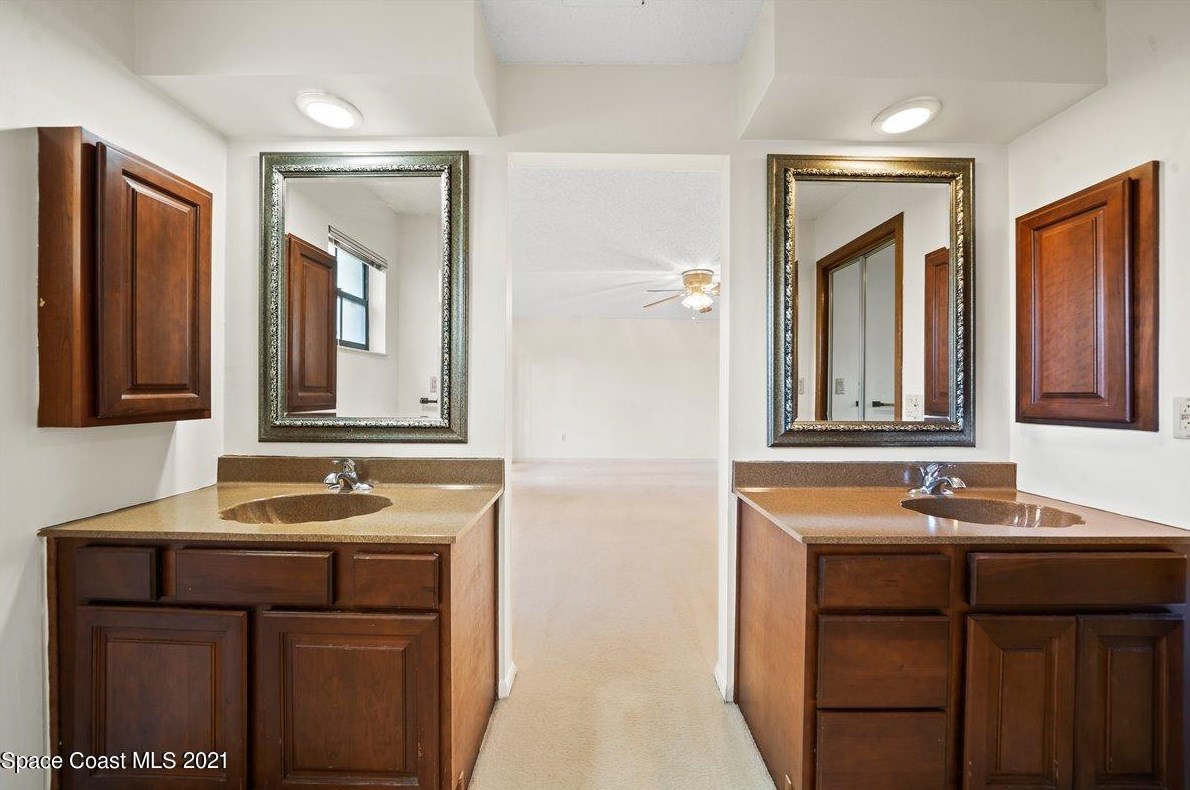 458 Rio Casa Dr, Melbourne FL 32903-3704 exterior