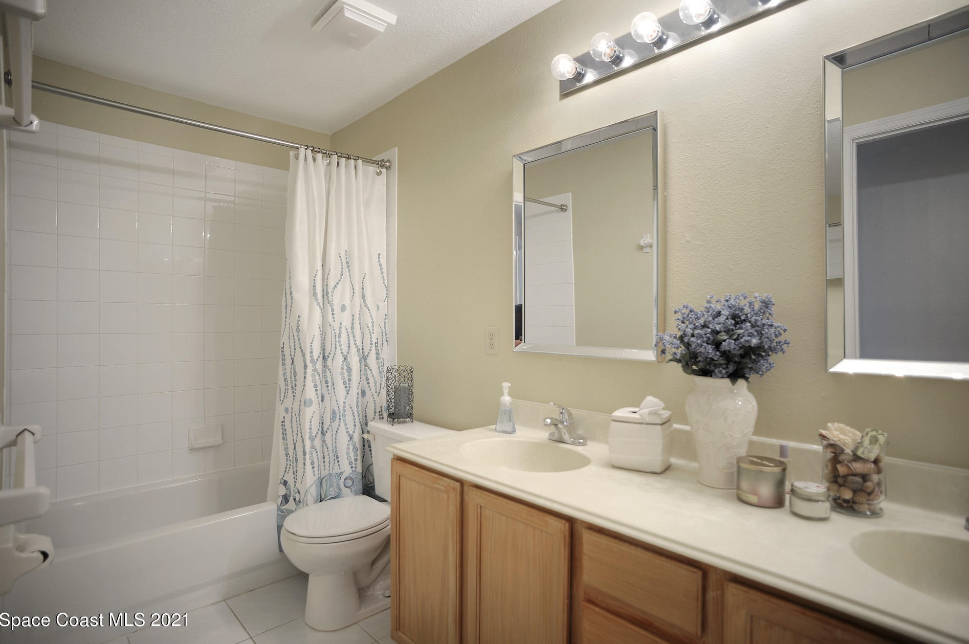 625 Ashbury Ave, Melbourne FL 32940-6402 exterior