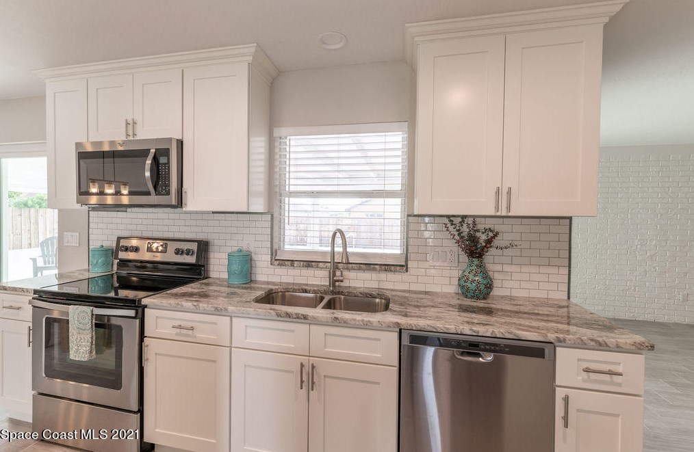 1750 Porpoise St, Merritt Island FL  32952-5640 exterior