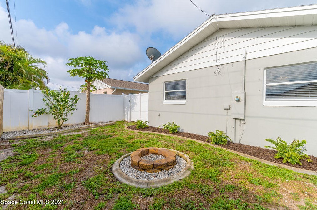 1750 Porpoise St, Merritt Island FL  32952-5640 exterior