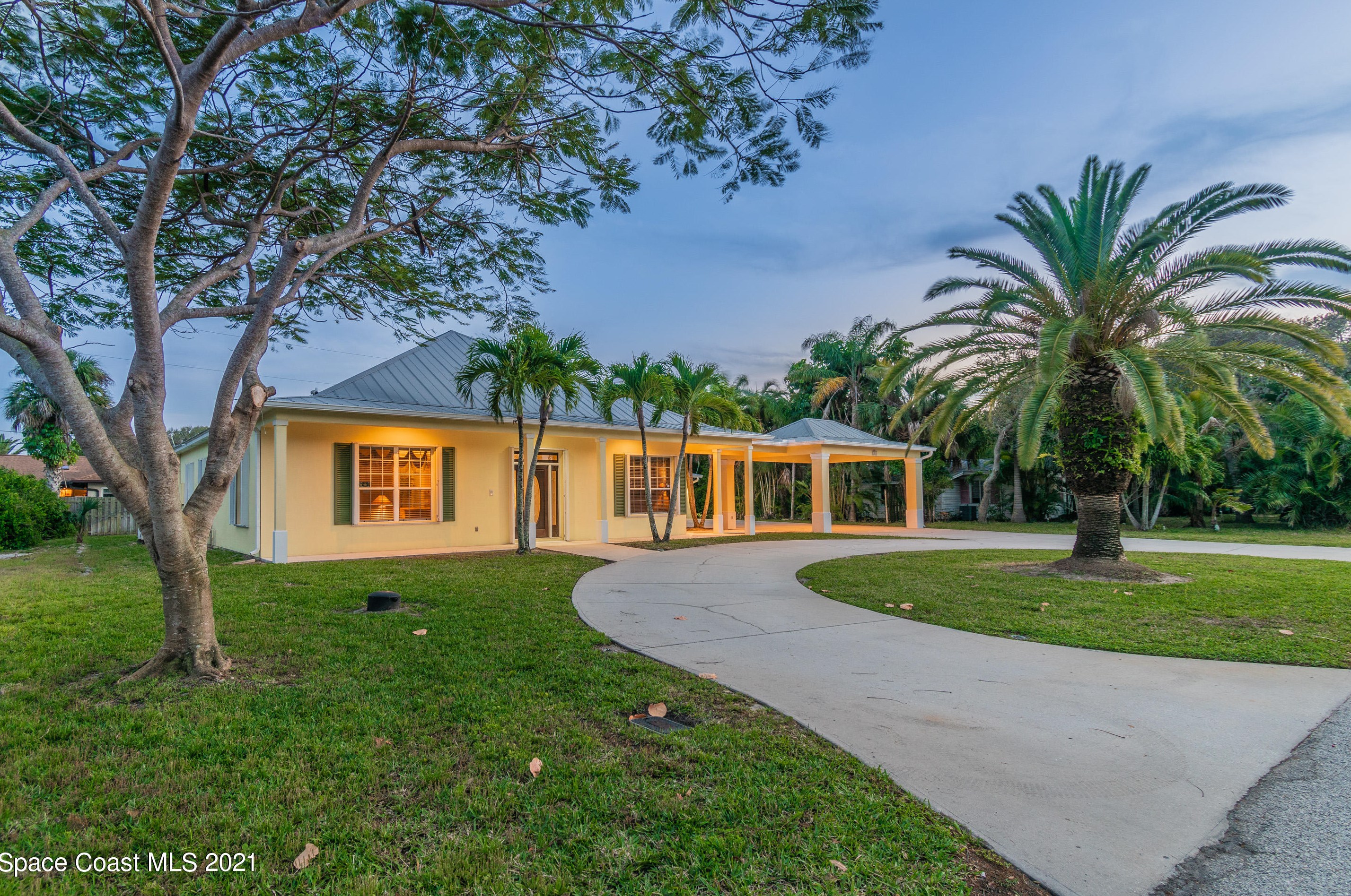 421 6th Ave, Melbourne FL  32903-4302 exterior