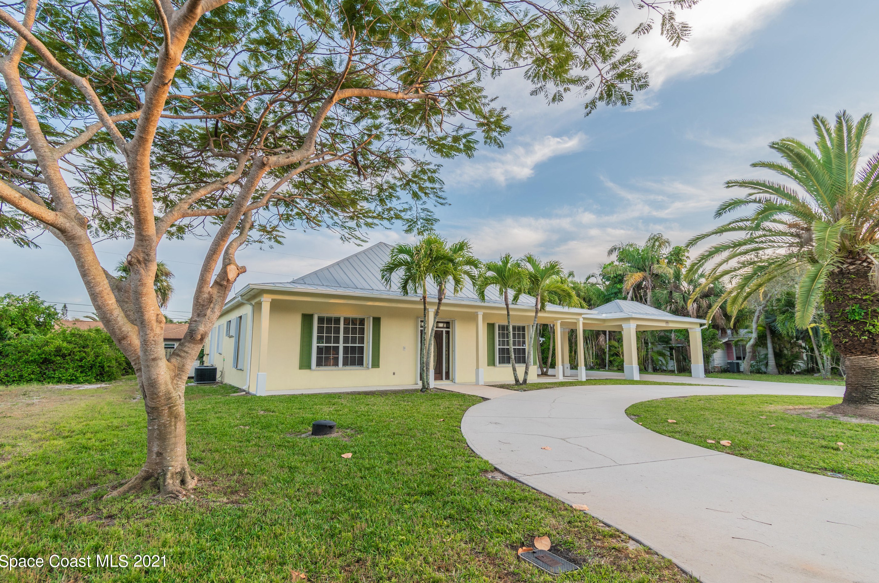 421 6th Ave, Melbourne FL  32903-4302 exterior