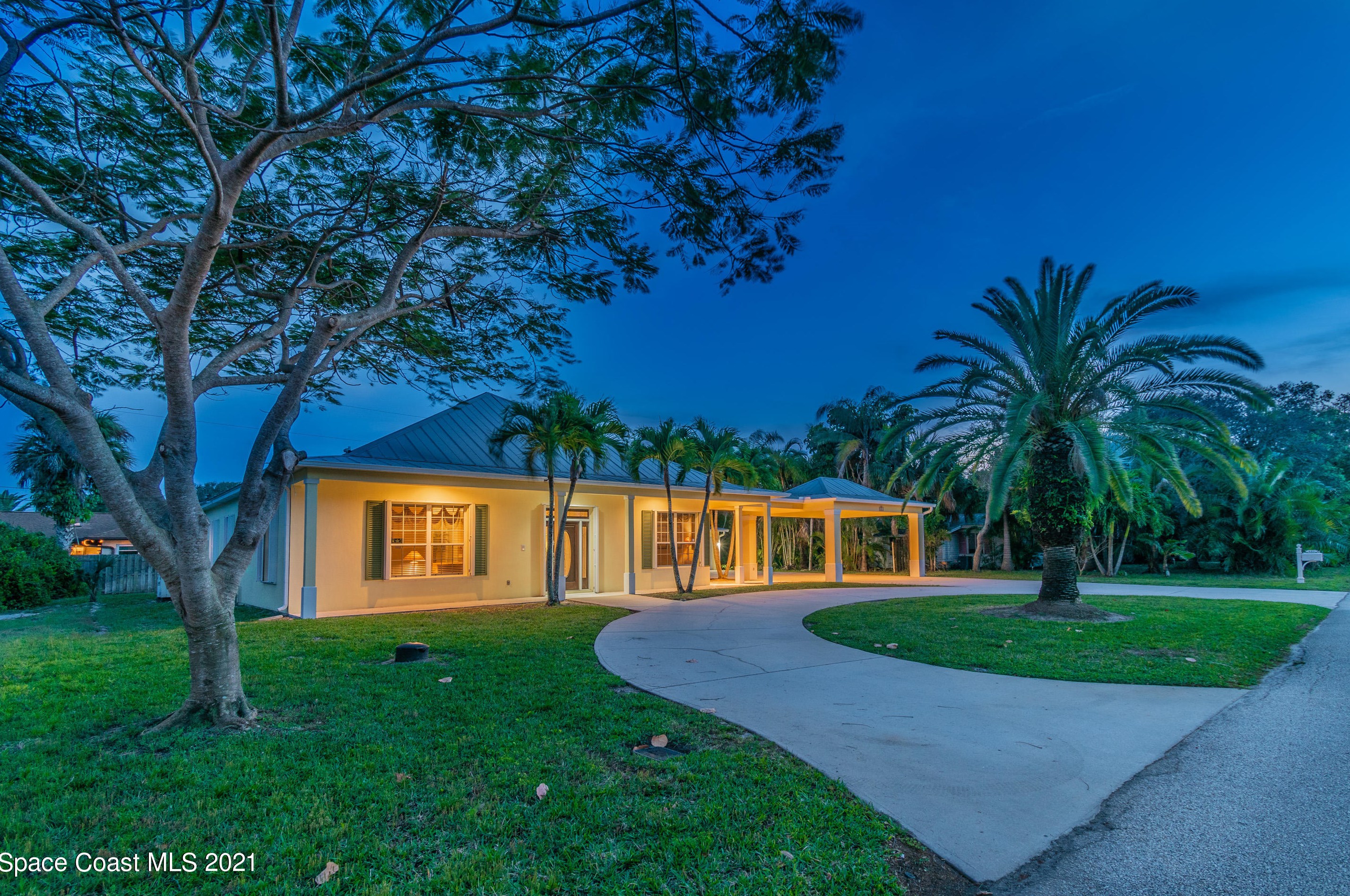 421 6th Ave, Melbourne FL  32903-4302 exterior