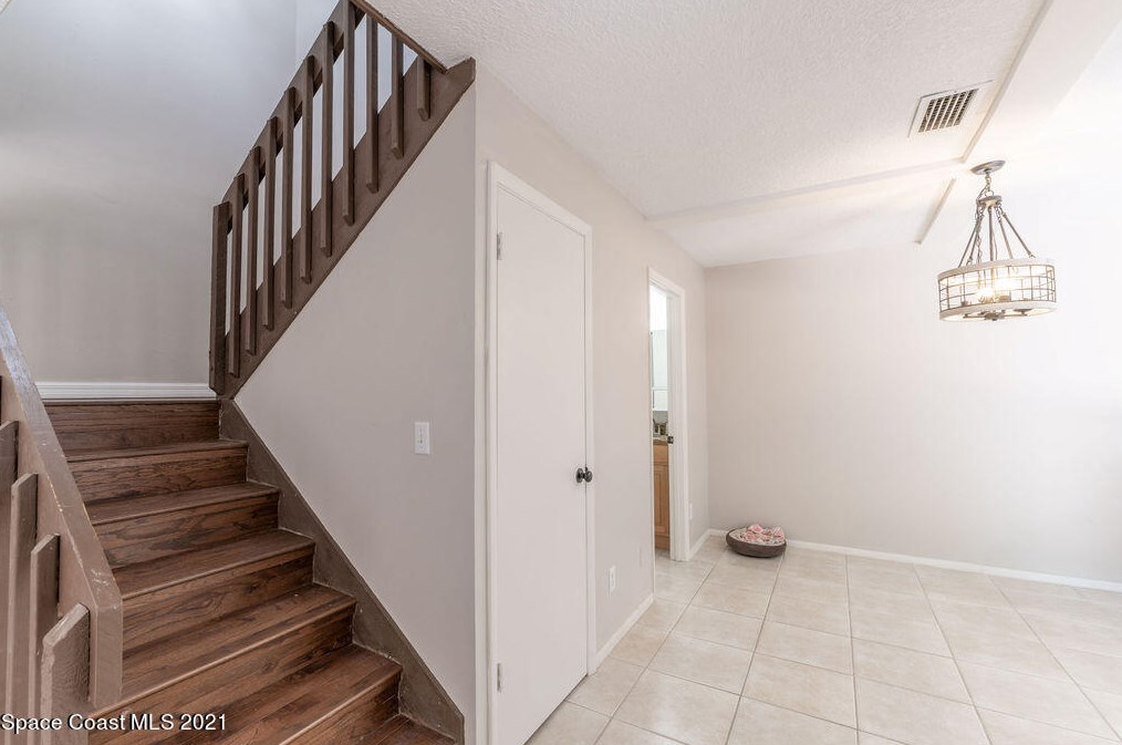 1913 Vista Oaks Cir, Melbourne FL  32905-3135 exterior