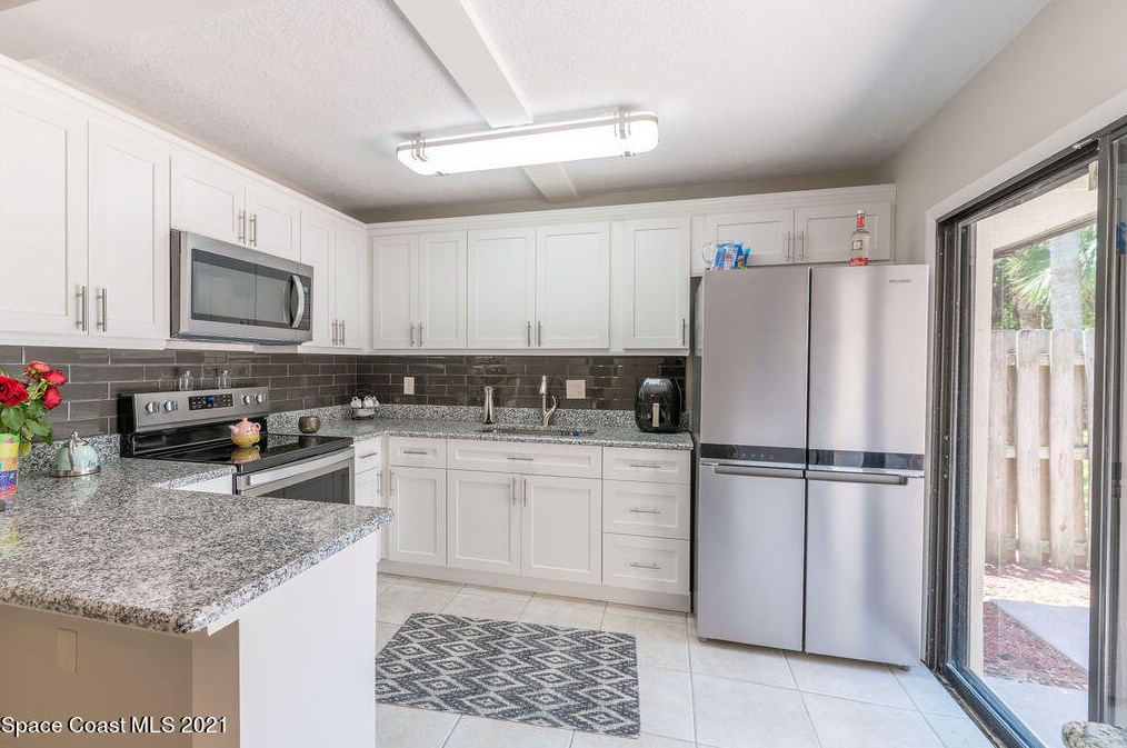 1913 Vista Oaks Cir, Melbourne FL  32905-3135 exterior