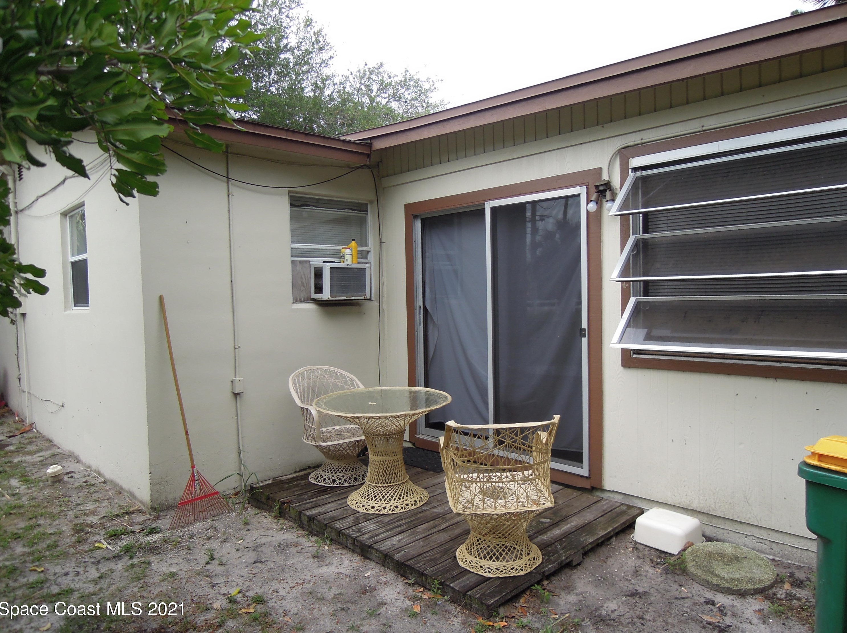 2224 Pineapple Ave, Melbourne FL  32935-6640 exterior