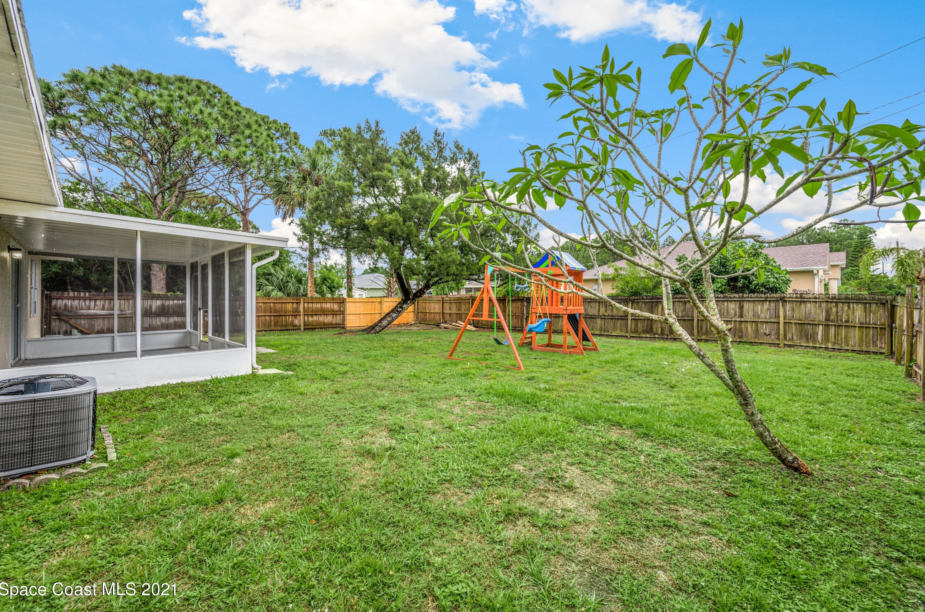 1598 Heartwellville St, Melbourne FL  32907-7061 exterior